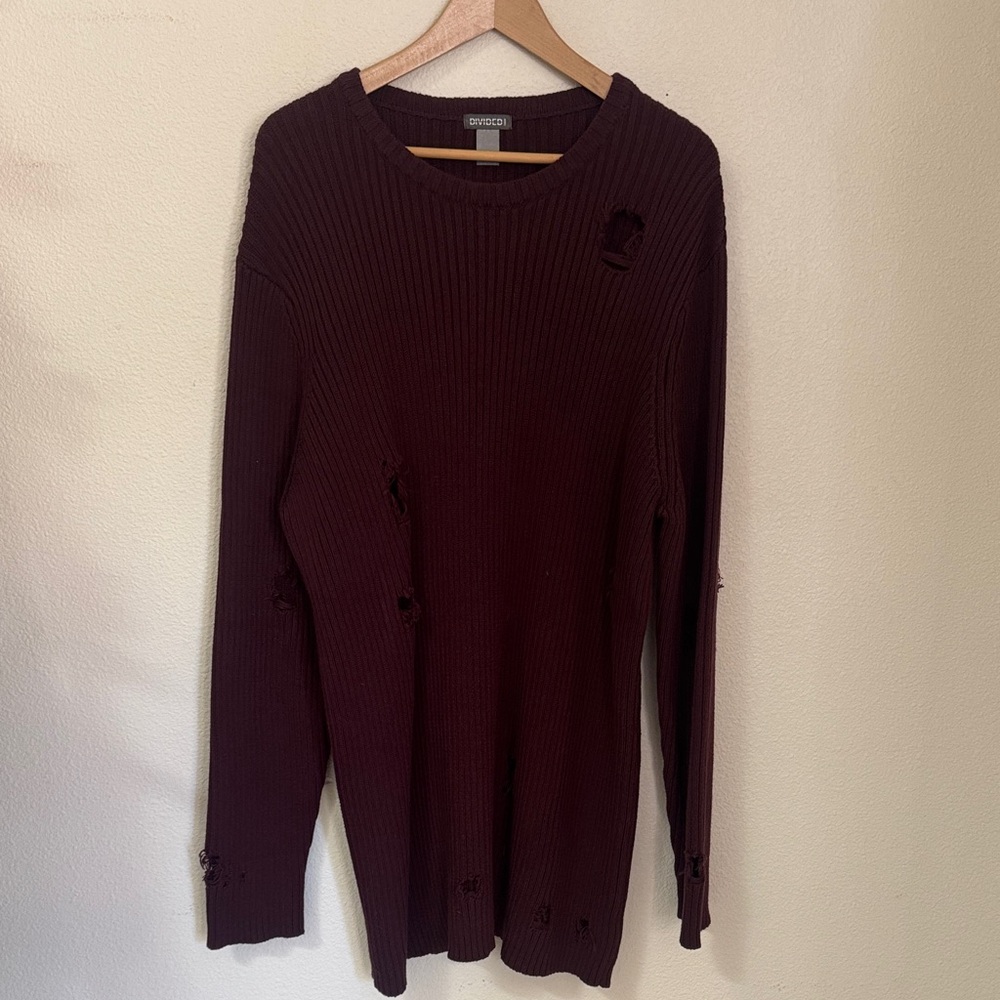 H&M Divided Men’s Distressed Maroon Knit Sweater